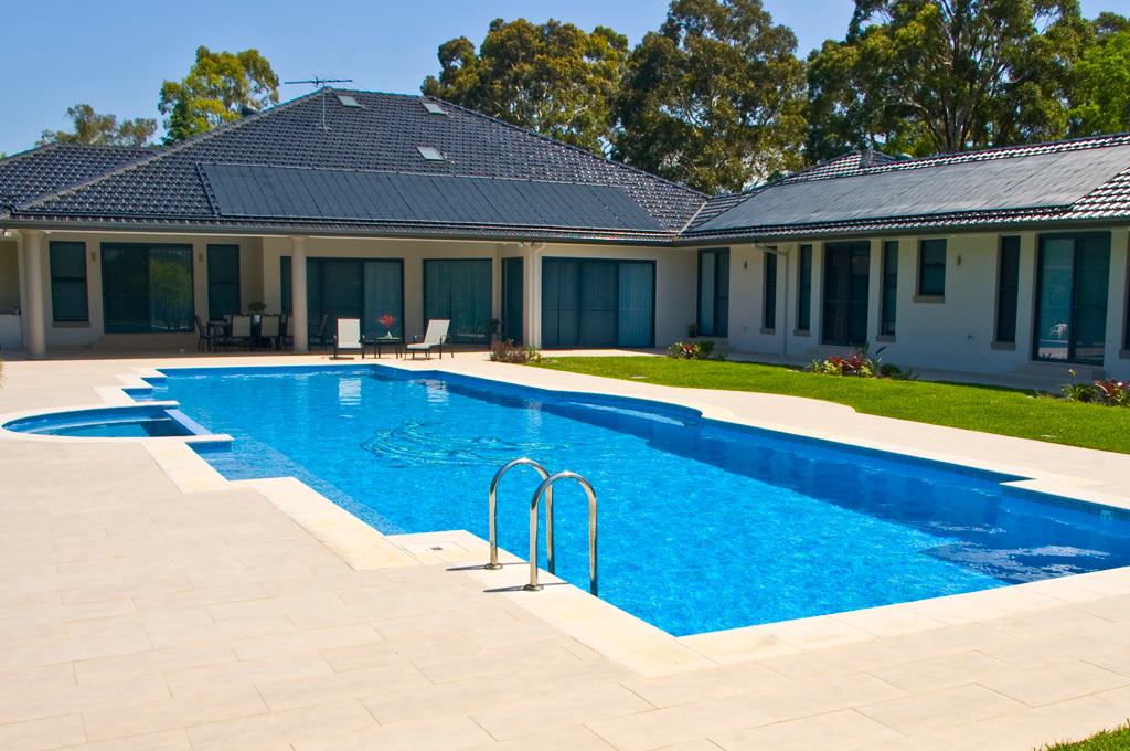 Luxury swimming pool Glenhaven Crystal Pools